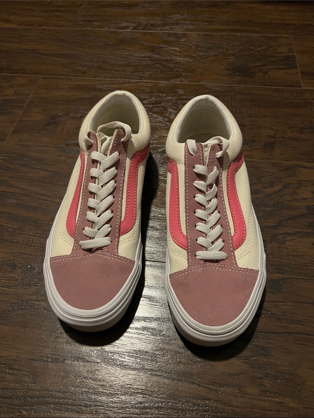 Vans Women's Low-Top Sneakers in Pink and Cream